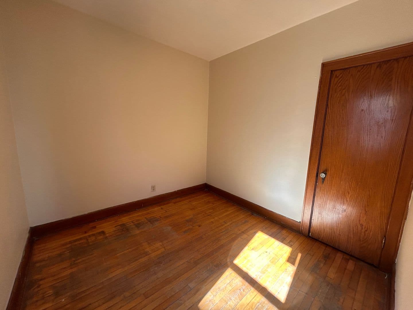 Milwaukee Apartment: 421-425 W. Washington St.
