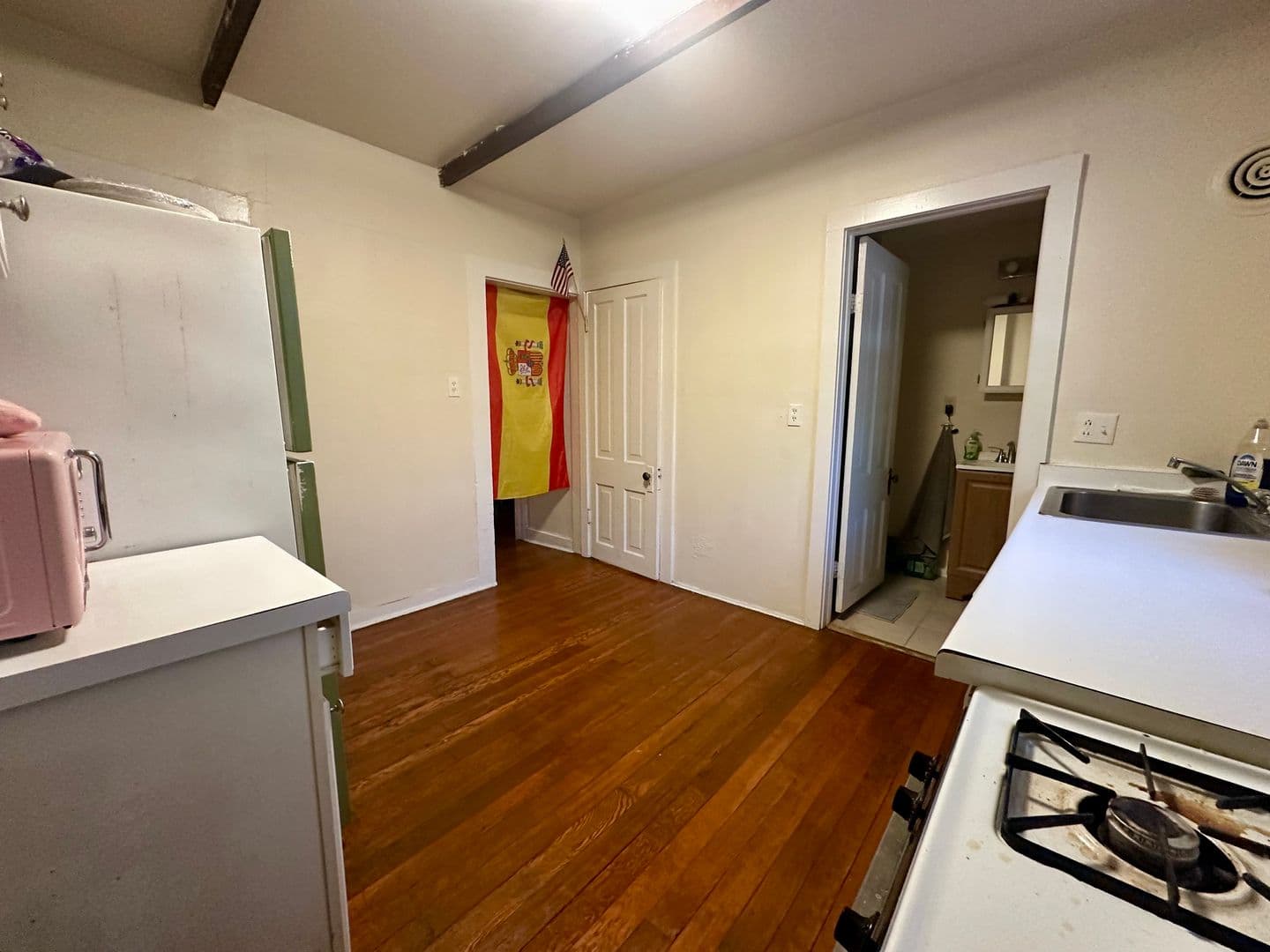 Milwaukee Apartment: 706-08 E. Juneau Ave.