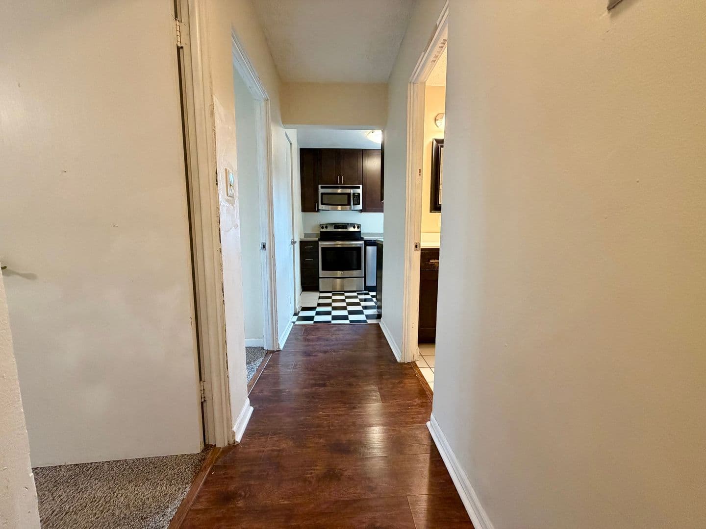 Milwaukee Apartment: 1321 N Franklin Pl