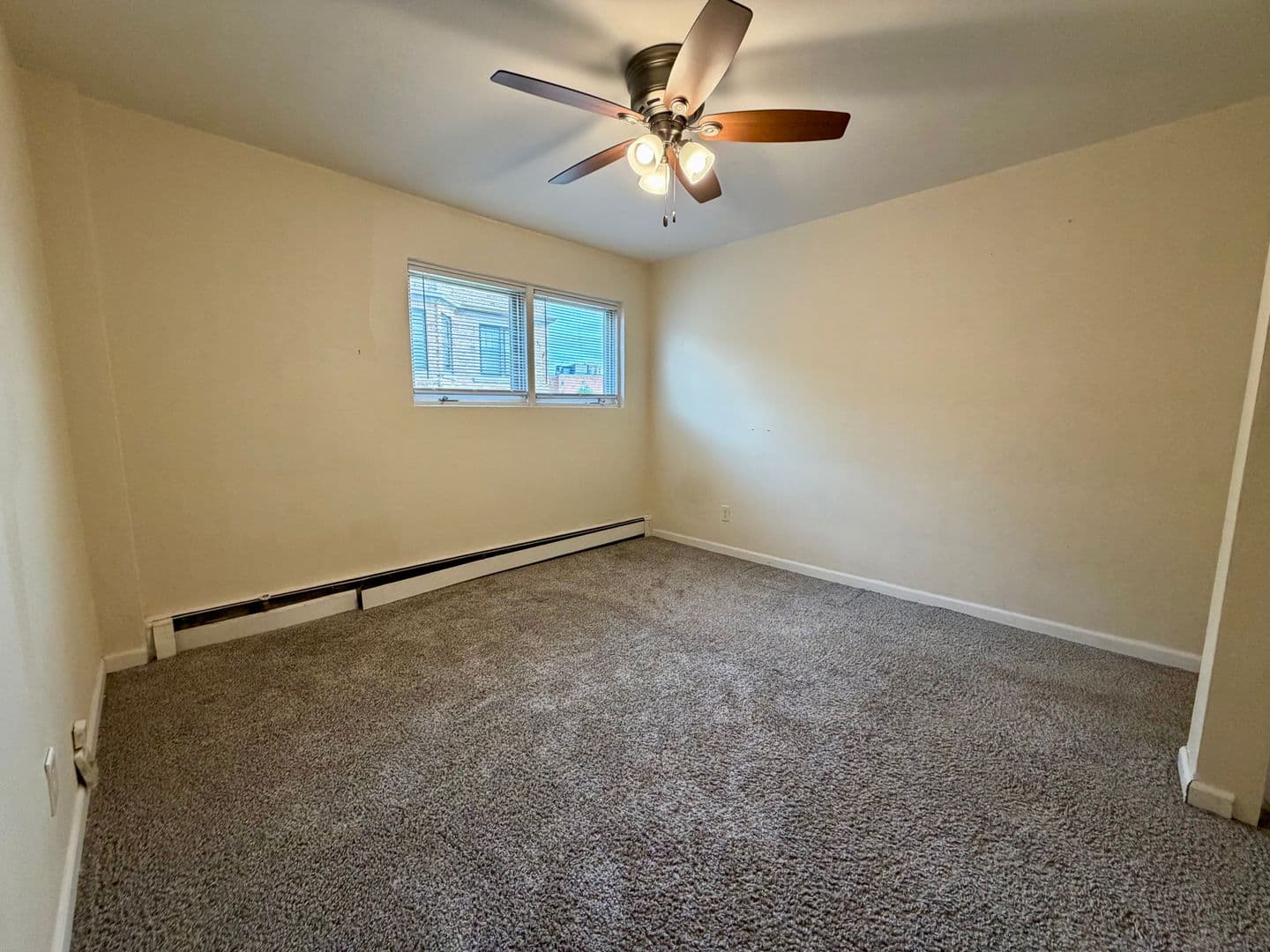 Milwaukee Apartment: 1321 N Franklin Pl