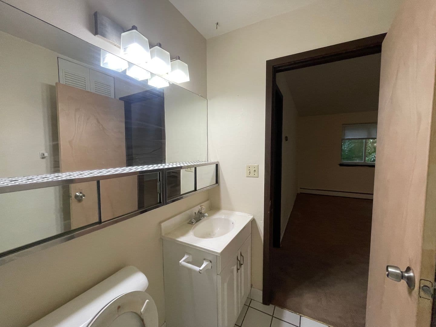 Milwaukee Apartment: 2535 N. Prospect Ave