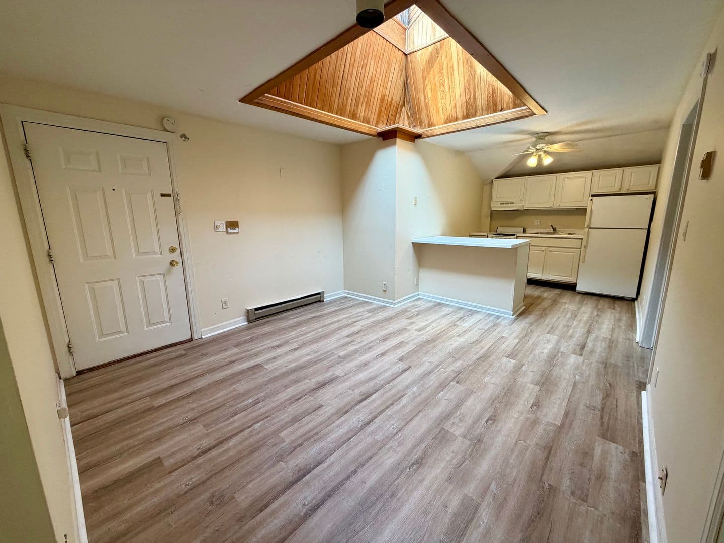 Milwaukee Apartment: 1227-1237 N. Cass St.