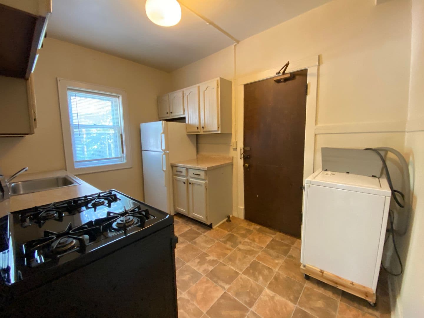 Milwaukee Apartment: 1233 N Marshall St.