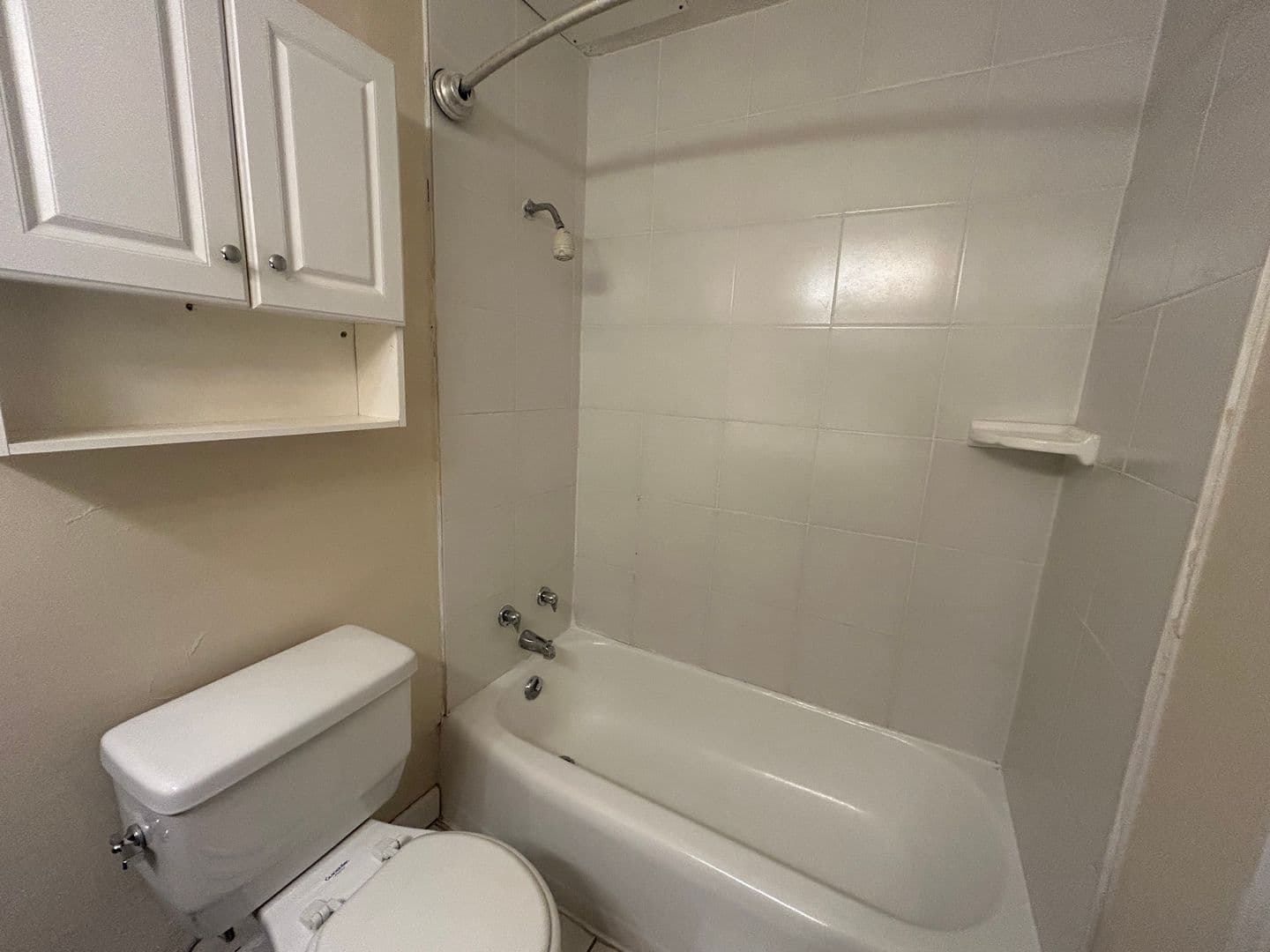 Milwaukee Apartment: 1321 N Franklin Pl