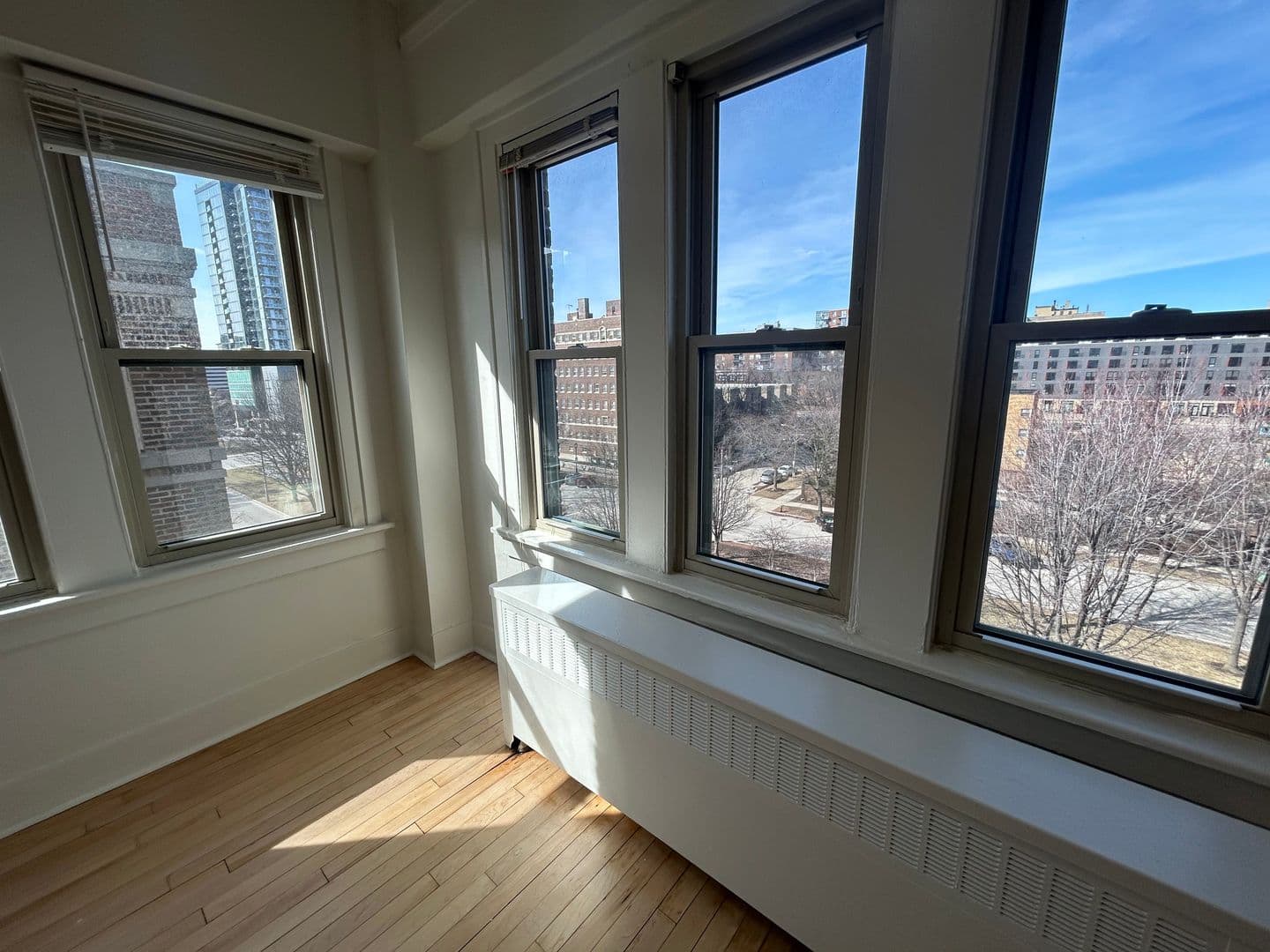 Milwaukee Apartment: 913 E. Kilbourn Ave.