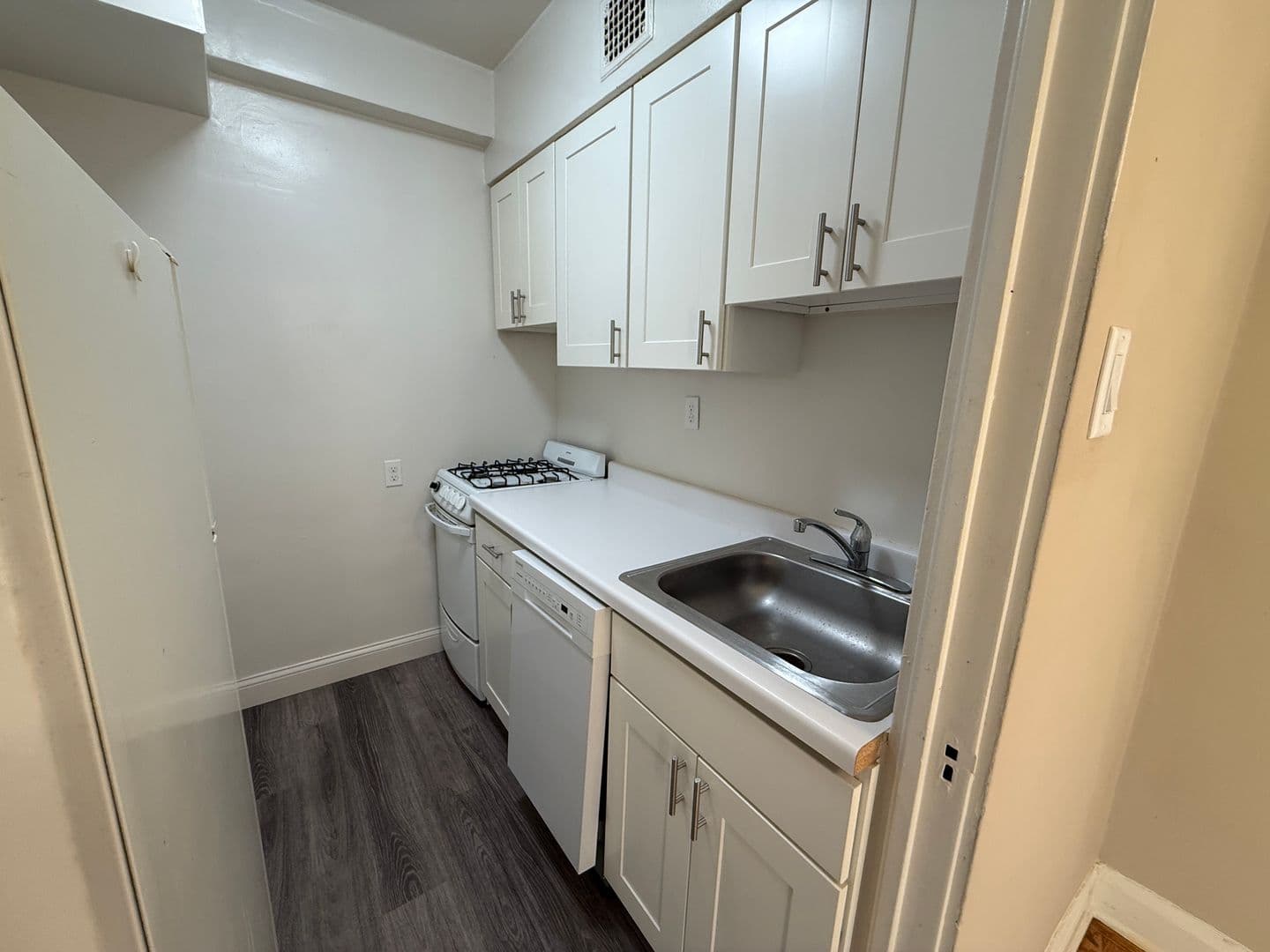 Shorewood Apartment: 2121 E. Capitol Dr.