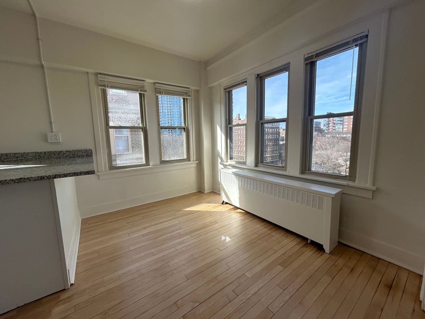 Milwaukee Apartment: 913 E. Kilbourn Ave.