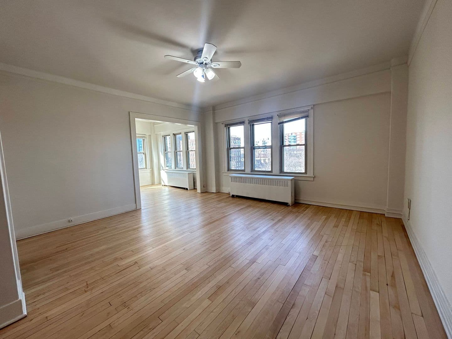 Milwaukee Apartment: 913 E. Kilbourn Ave.