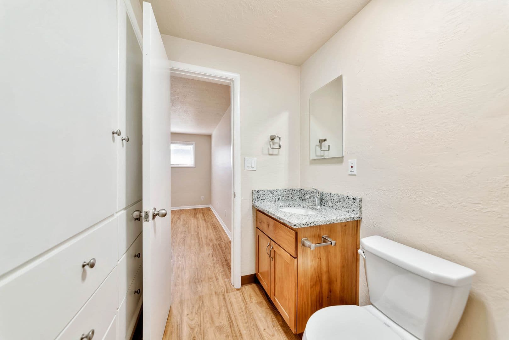 Salem Apartment: 138 - 168 25th NE