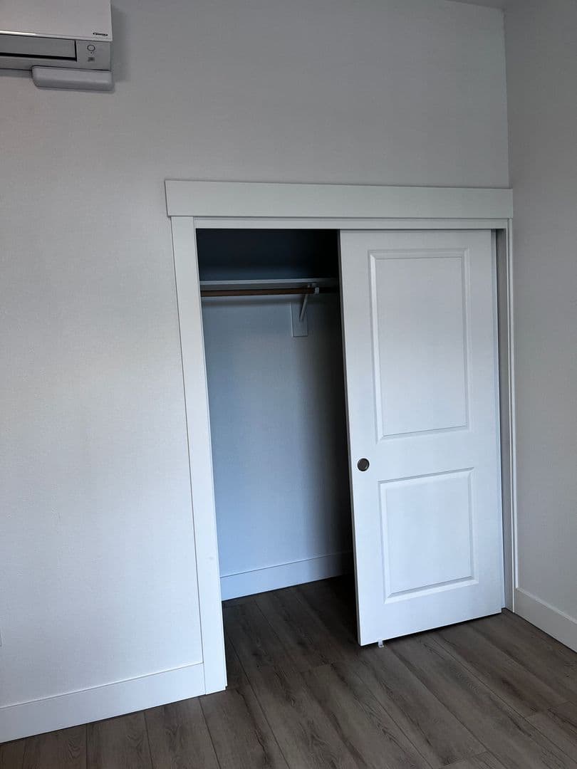 Salem Apartment: 2385 Fairgrounds Rd NE