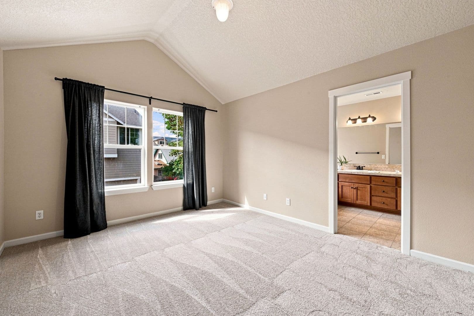 Oregon City House: 14174 Murren Way