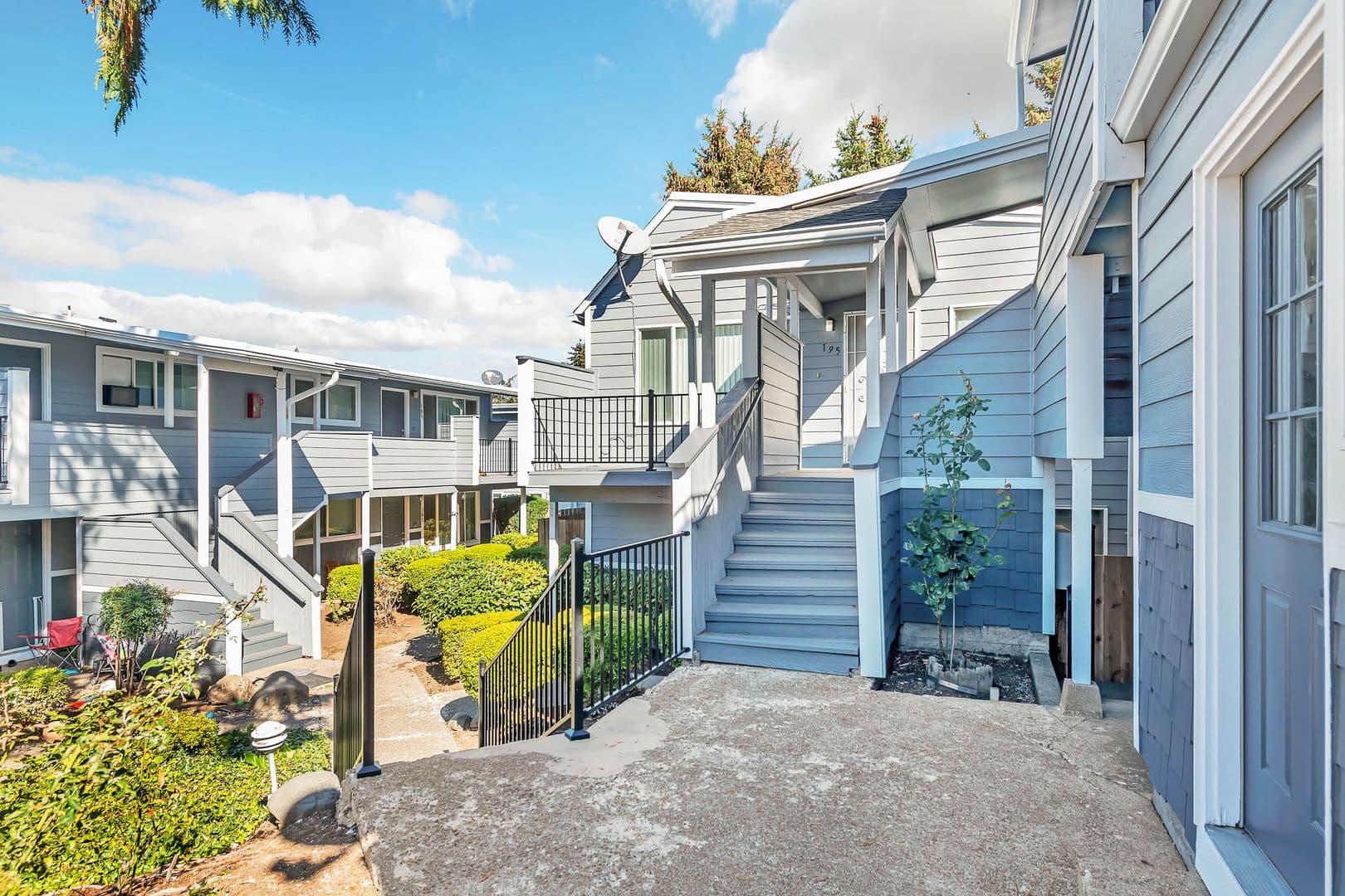 Salem Apartment: 151 - 199 25th Street NE