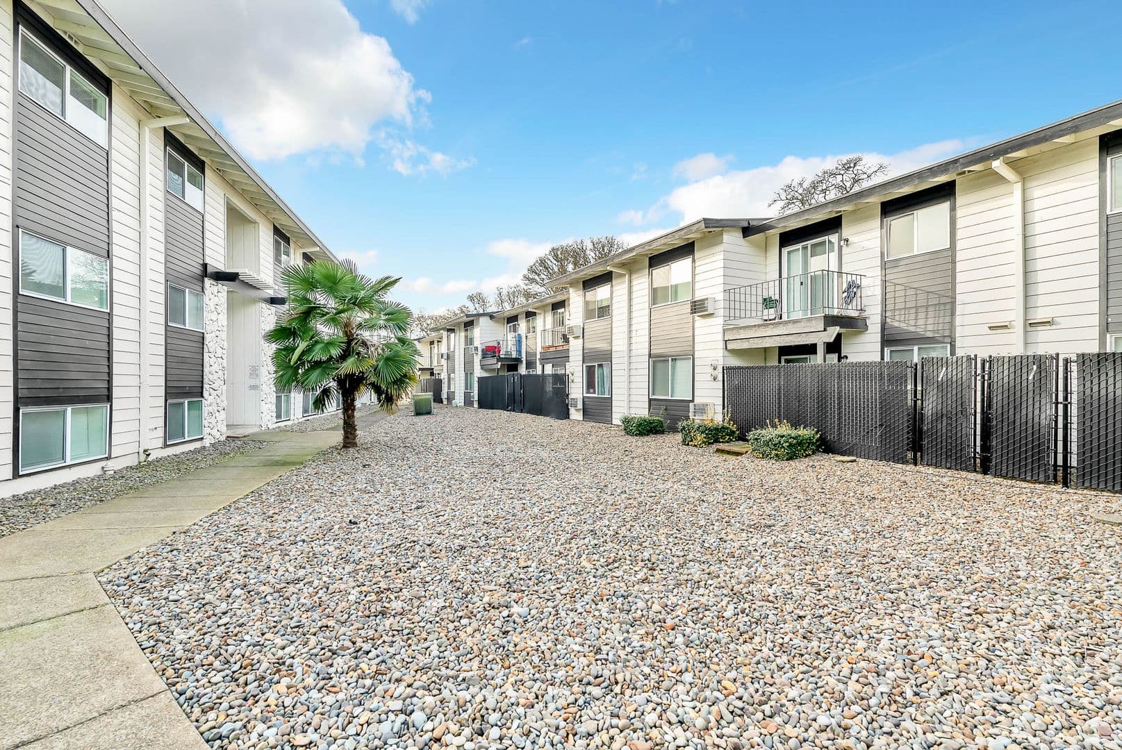Albany Apartment: 3222 North Shore Dr SE