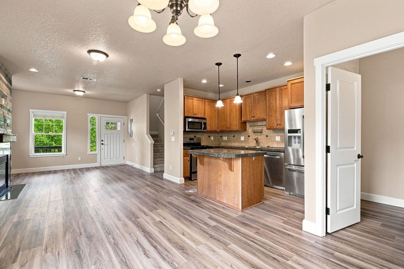 Oregon City House: 14174 Murren Way