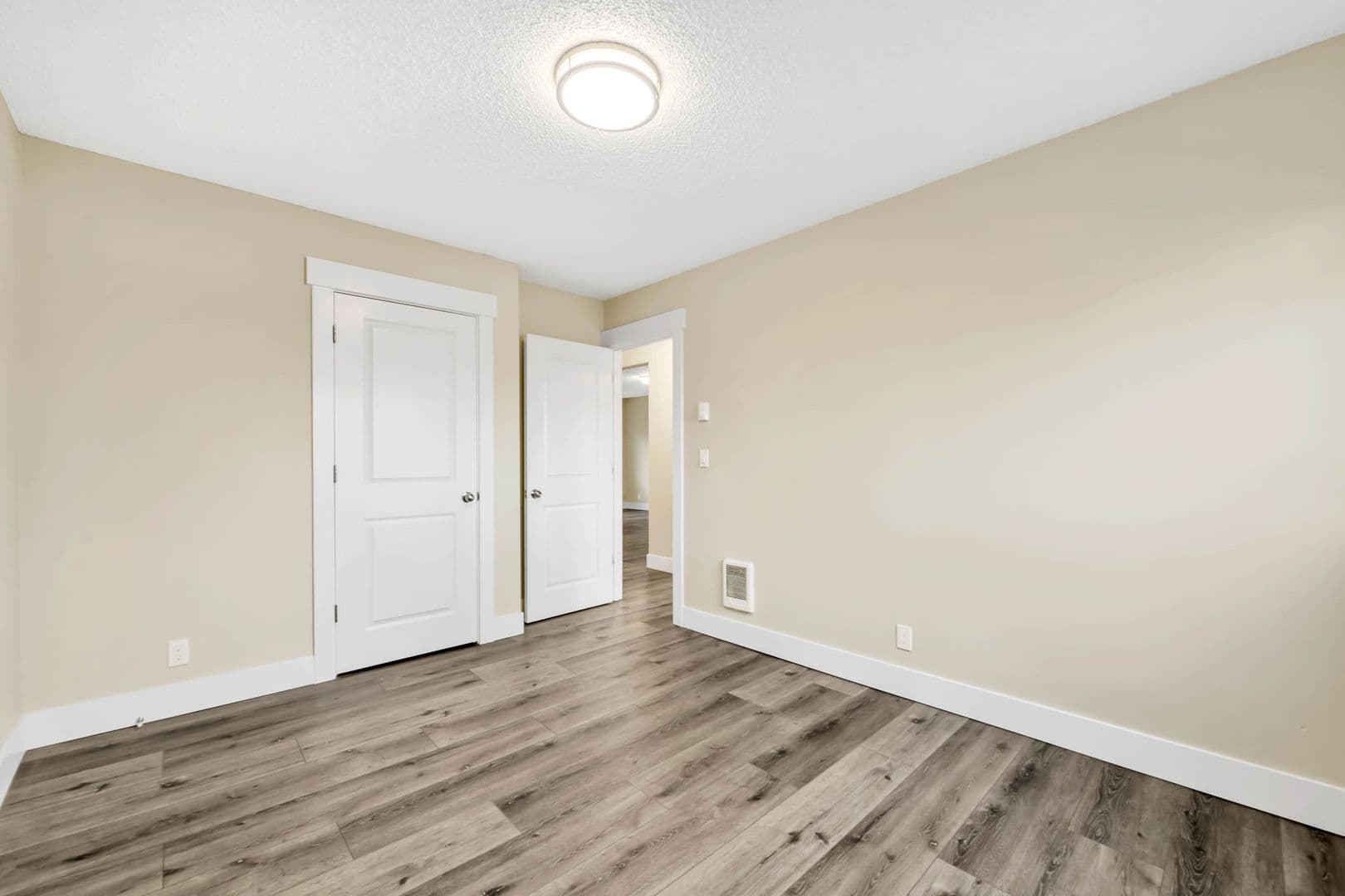 Albany Apartment: 3222 North Shore Dr SE