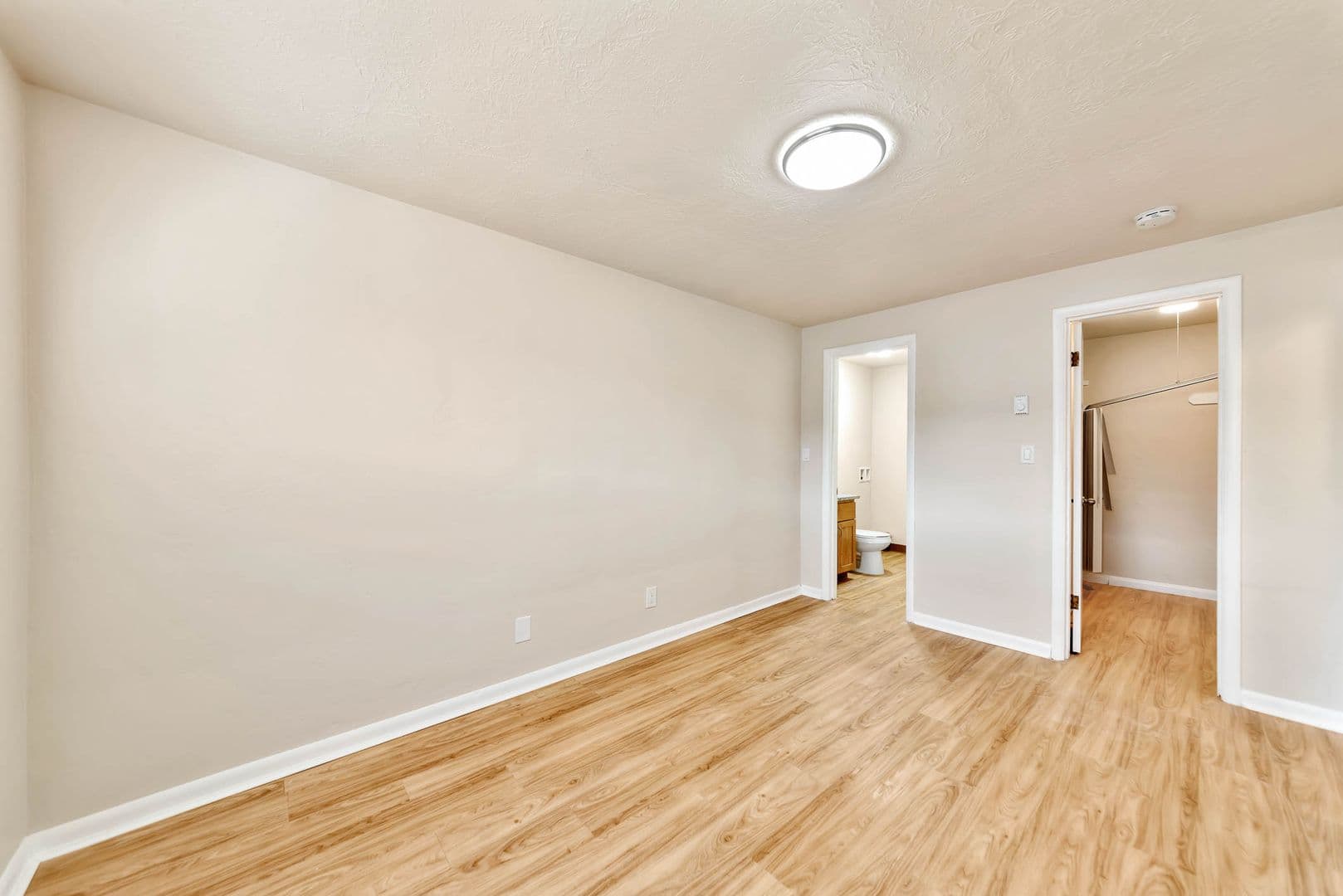 Salem Apartment: 138 - 168 25th NE
