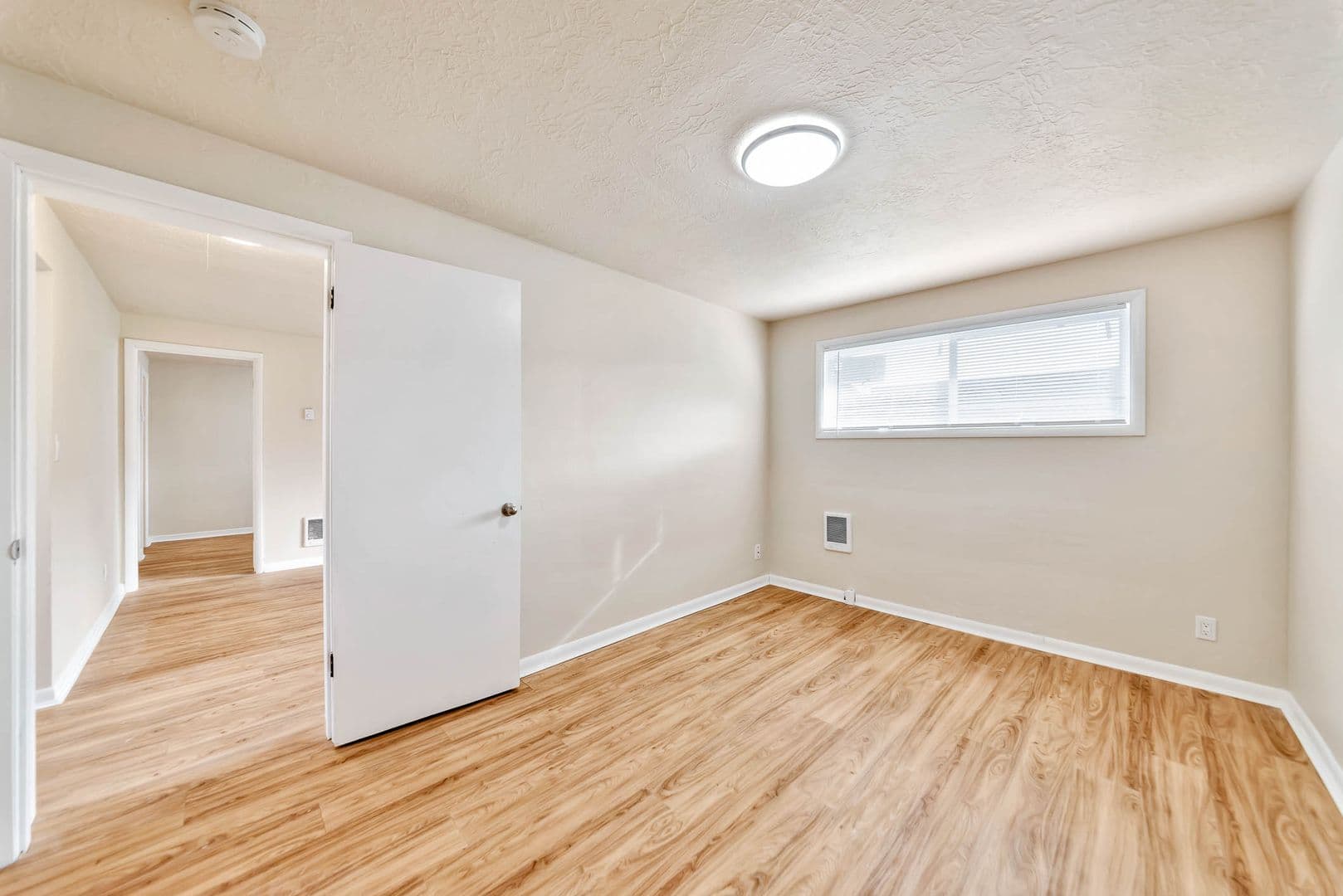 Salem Apartment: 138 - 168 25th NE