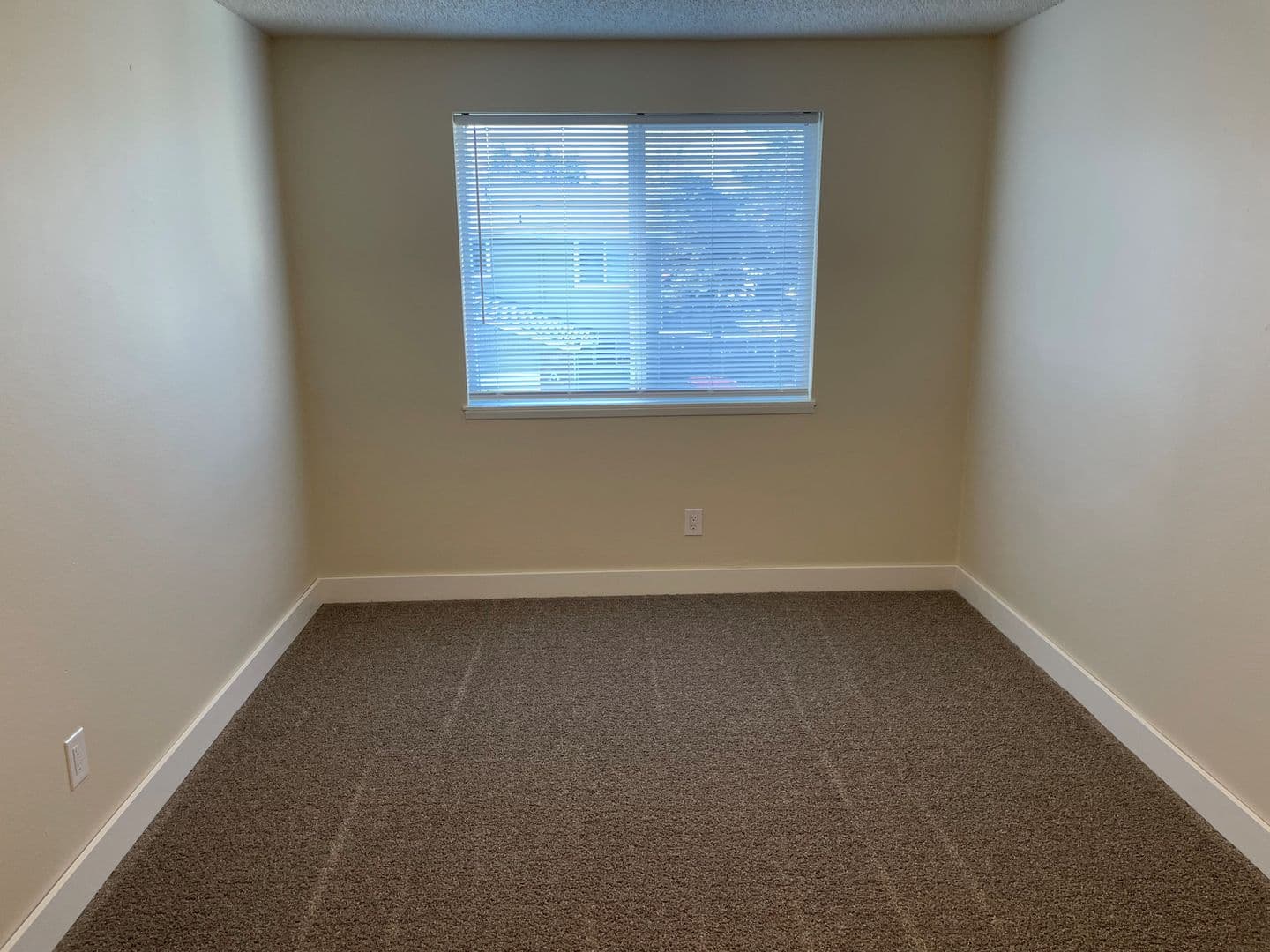 Salem Townhome: 1731 Salishan St SE