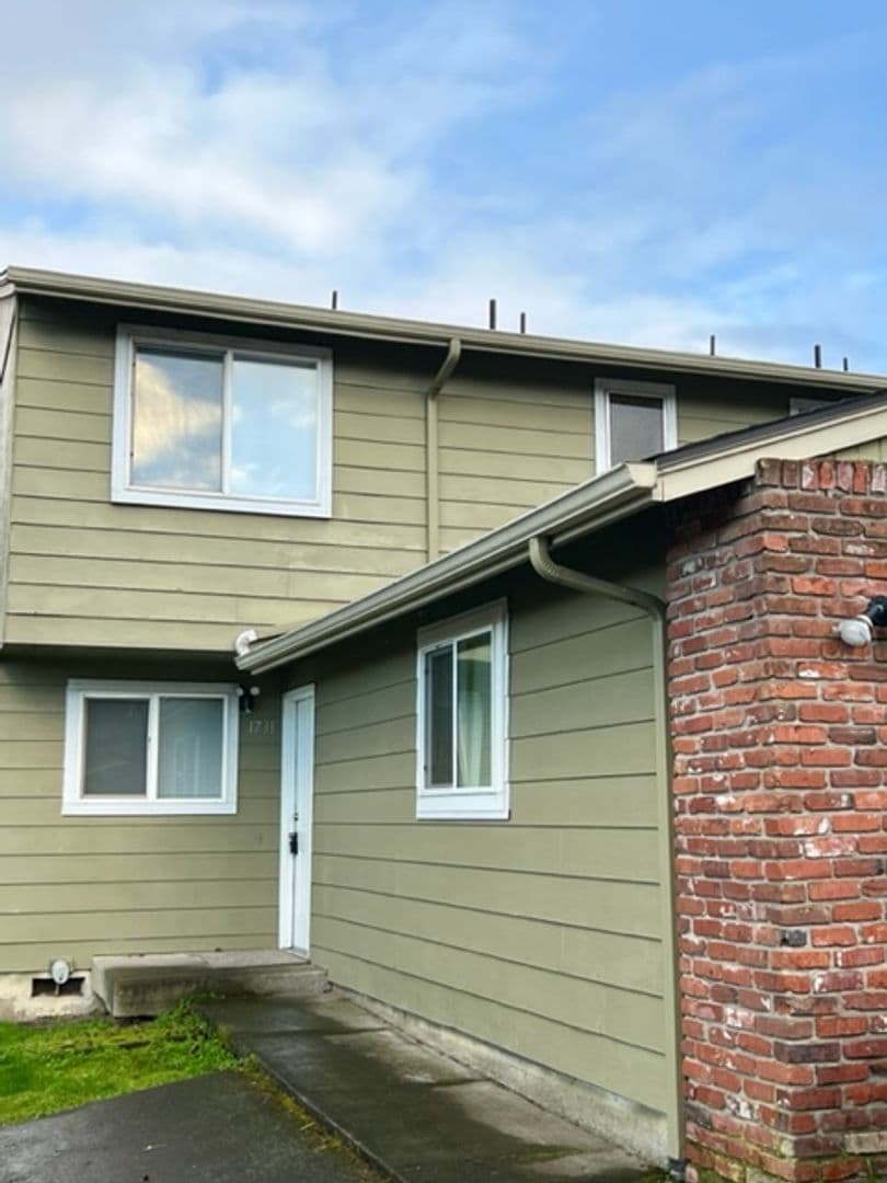 Salem Townhome: 1731 Salishan St SE