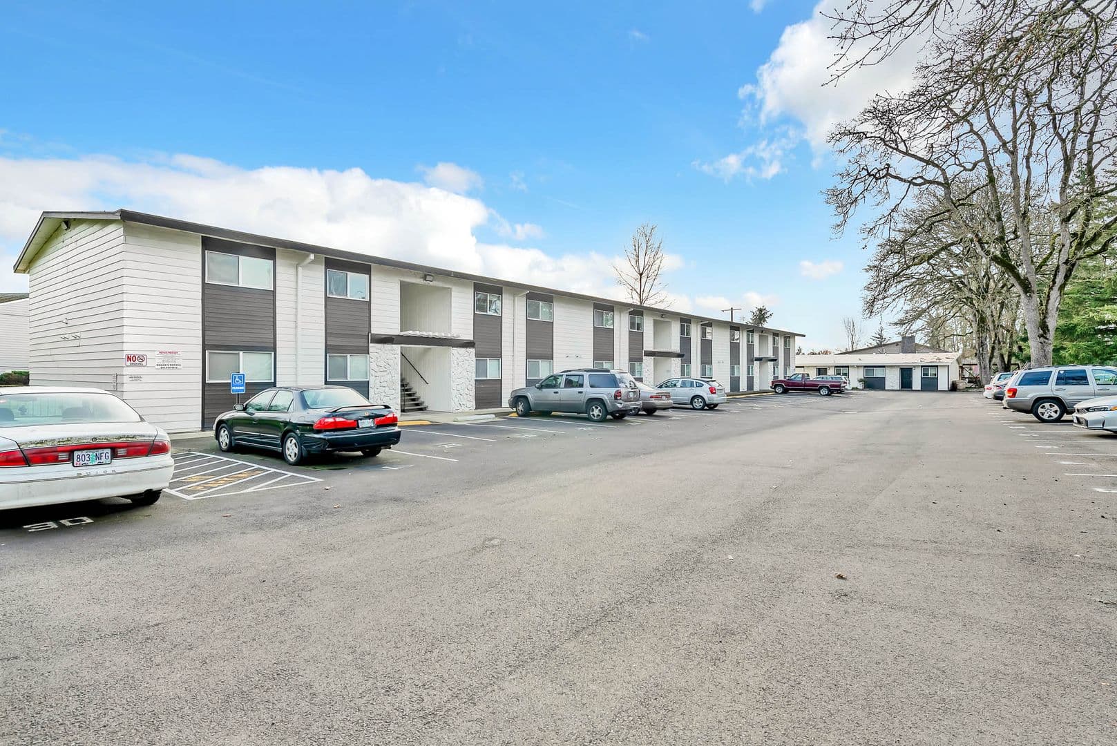 Albany Apartment: 3222 North Shore Dr SE