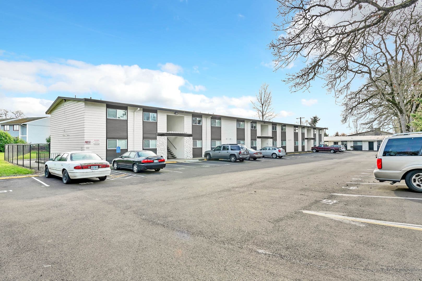 Albany Apartment: 3222 North Shore Dr SE