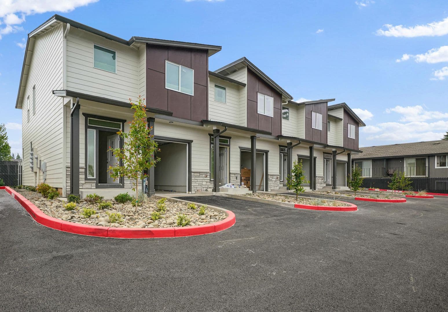 Salem Townhome: 1262 Baxter Rd S.