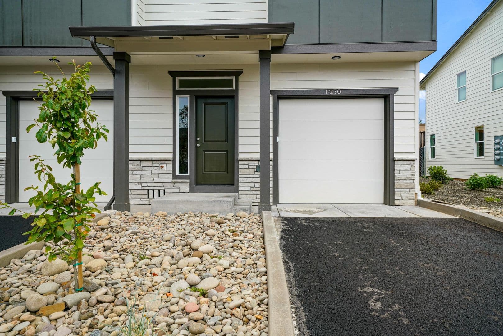 Salem Townhome: 1274 Baxter Rd S.