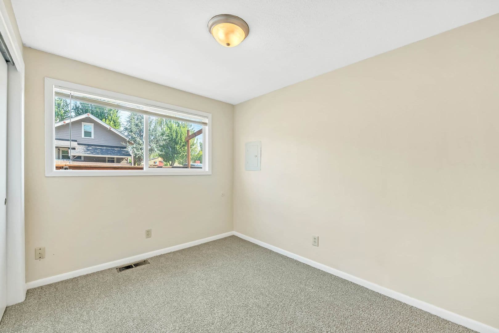 Salem Apartment: 1809 - 1817 Ferry St SE