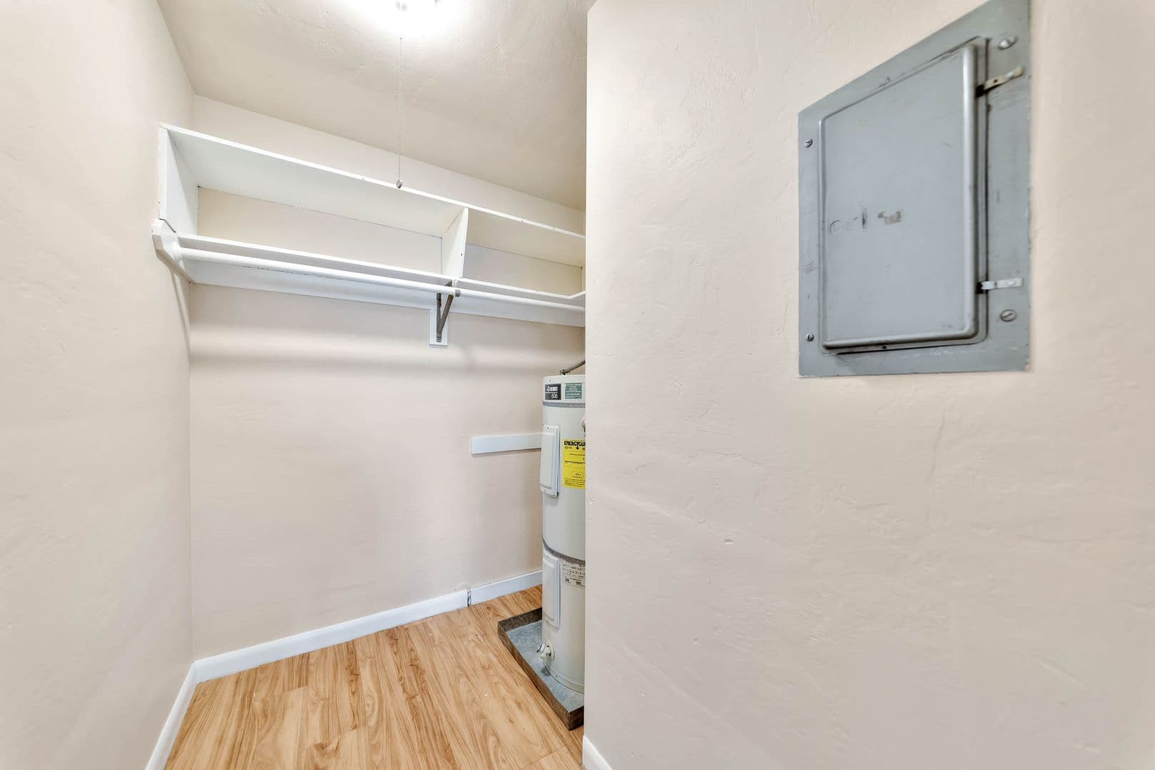 Salem Apartment: 138 - 168 25th NE