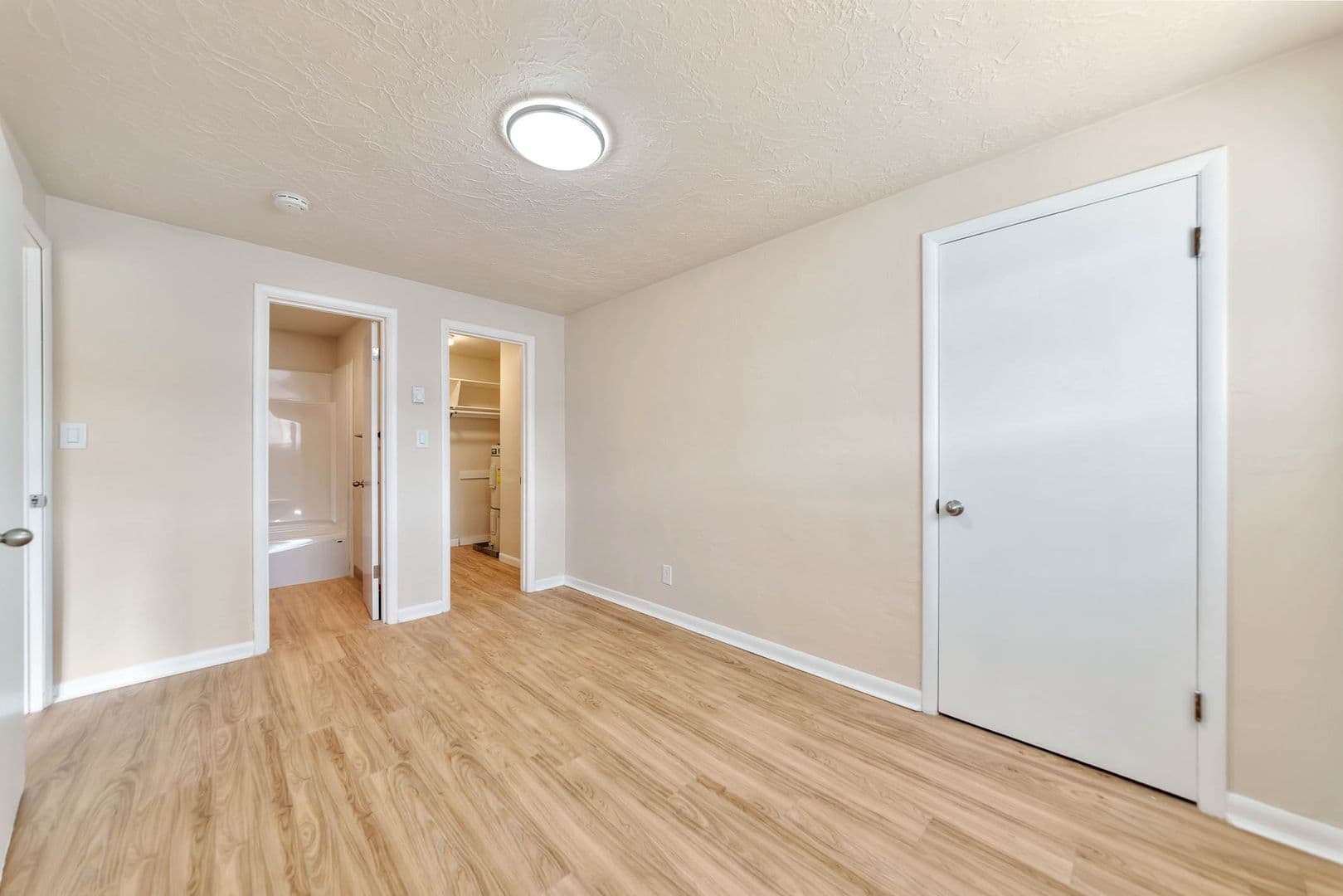 Salem Apartment: 138 - 168 25th NE