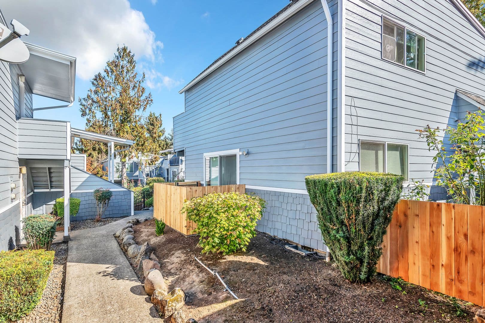 Salem Apartment: 151 - 199 25th Street NE