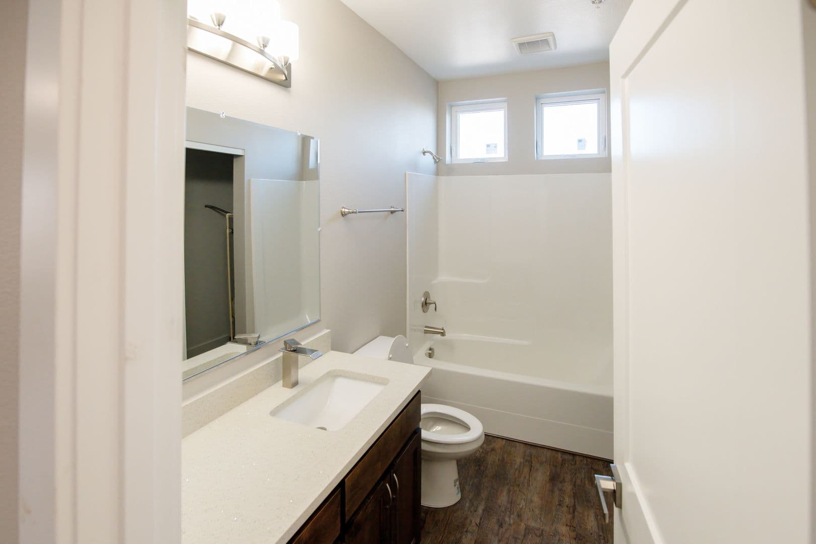 Salem Apartment: 2385 Fairgrounds Rd NE