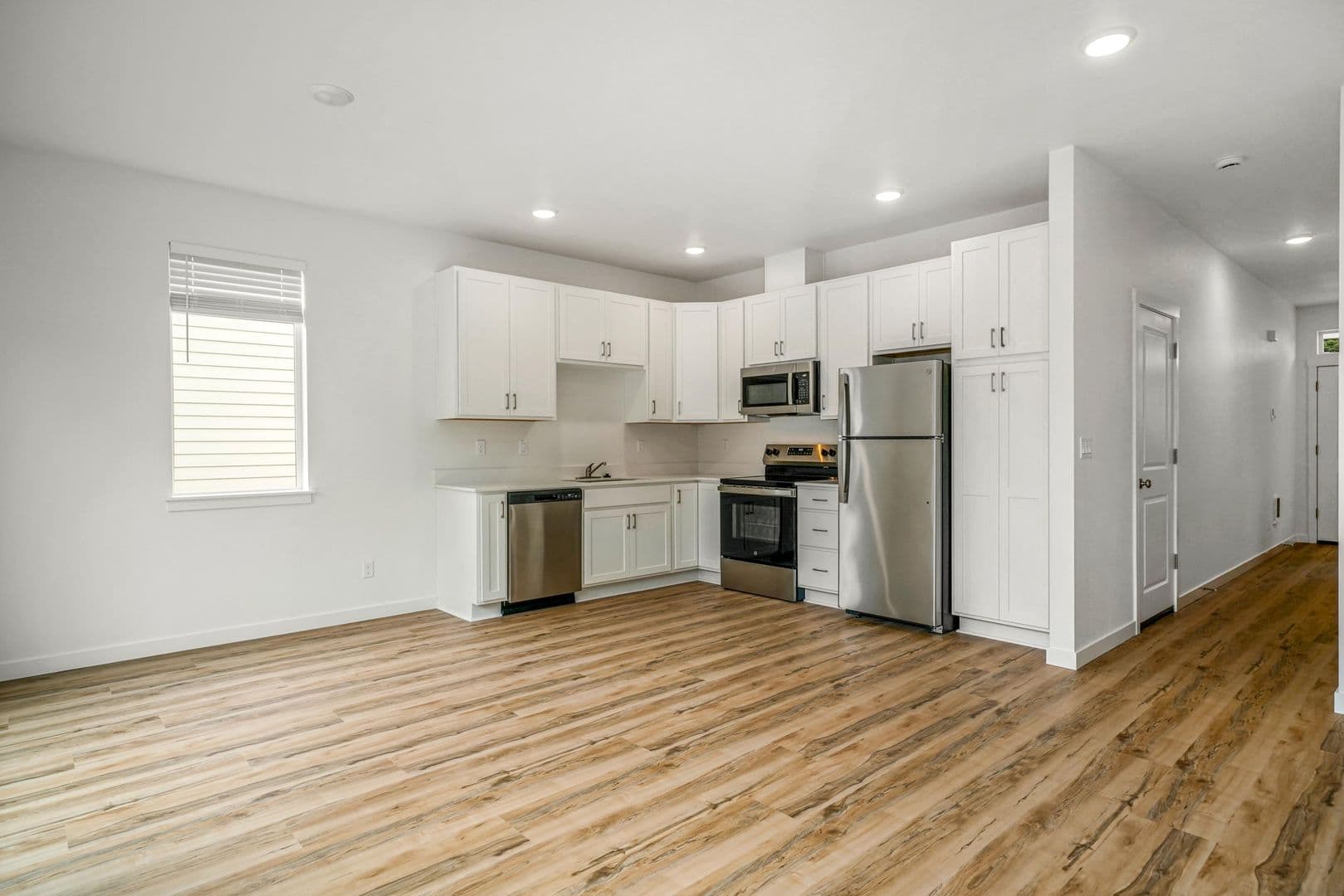 Salem Townhome: 1274 Baxter Rd S.