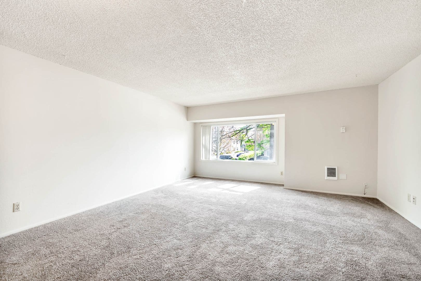Salem Apartment: 151 - 199 25th Street NE