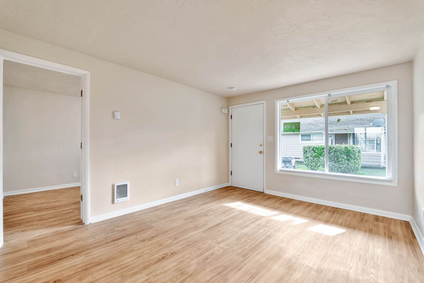 Salem Apartment: 138 - 168 25th NE