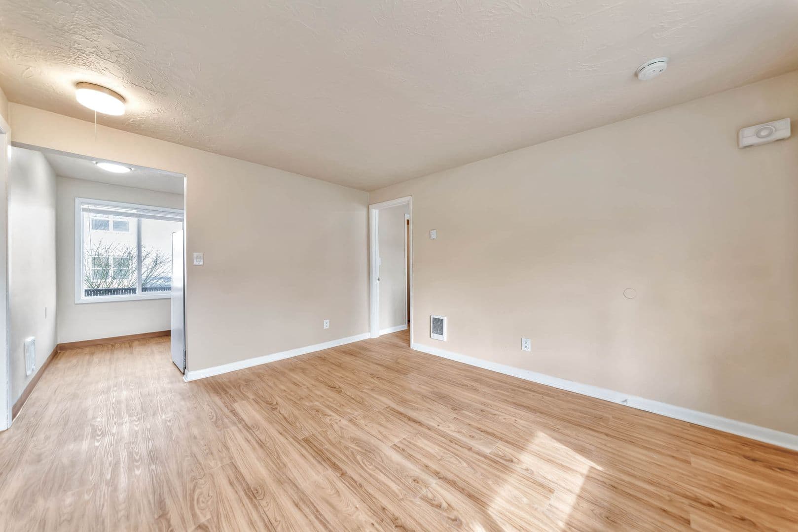 Salem Apartment: 138 - 168 25th NE