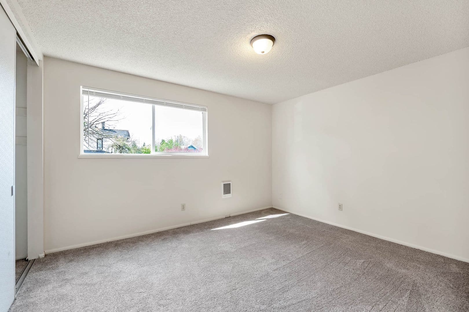 Salem Apartment: 151 - 199 25th Street NE