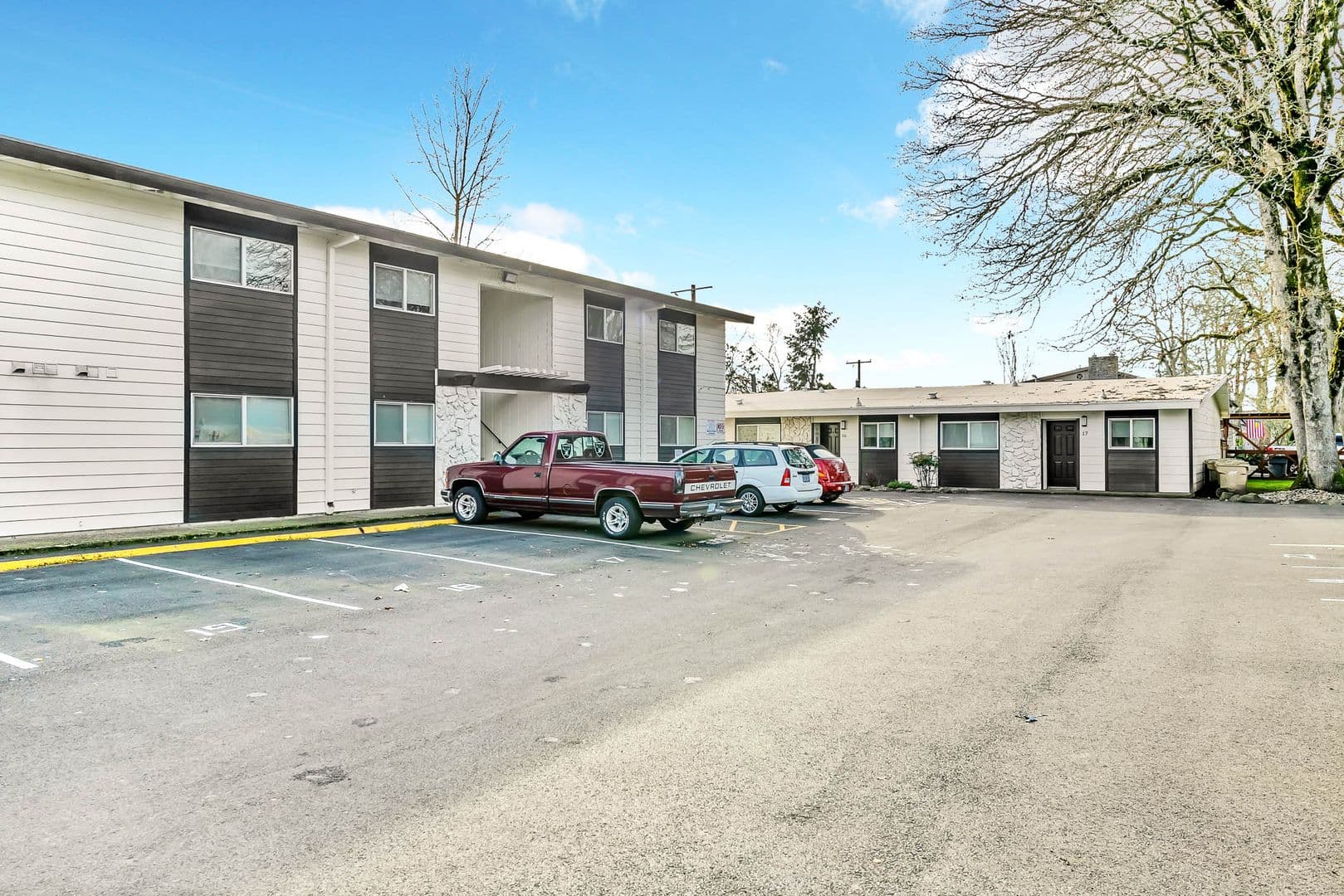 Albany Apartment: 3222 North Shore Dr SE