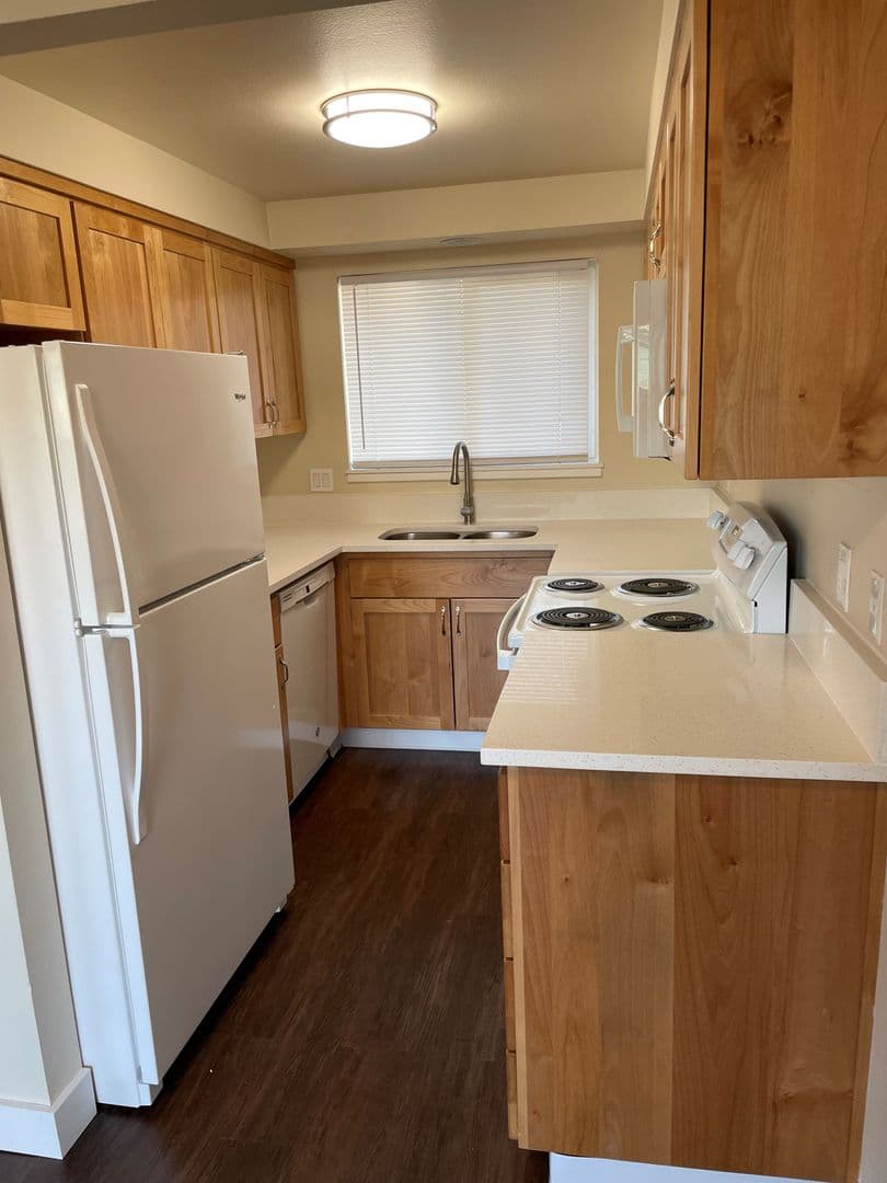 Salem Townhome: 1731 Salishan St SE