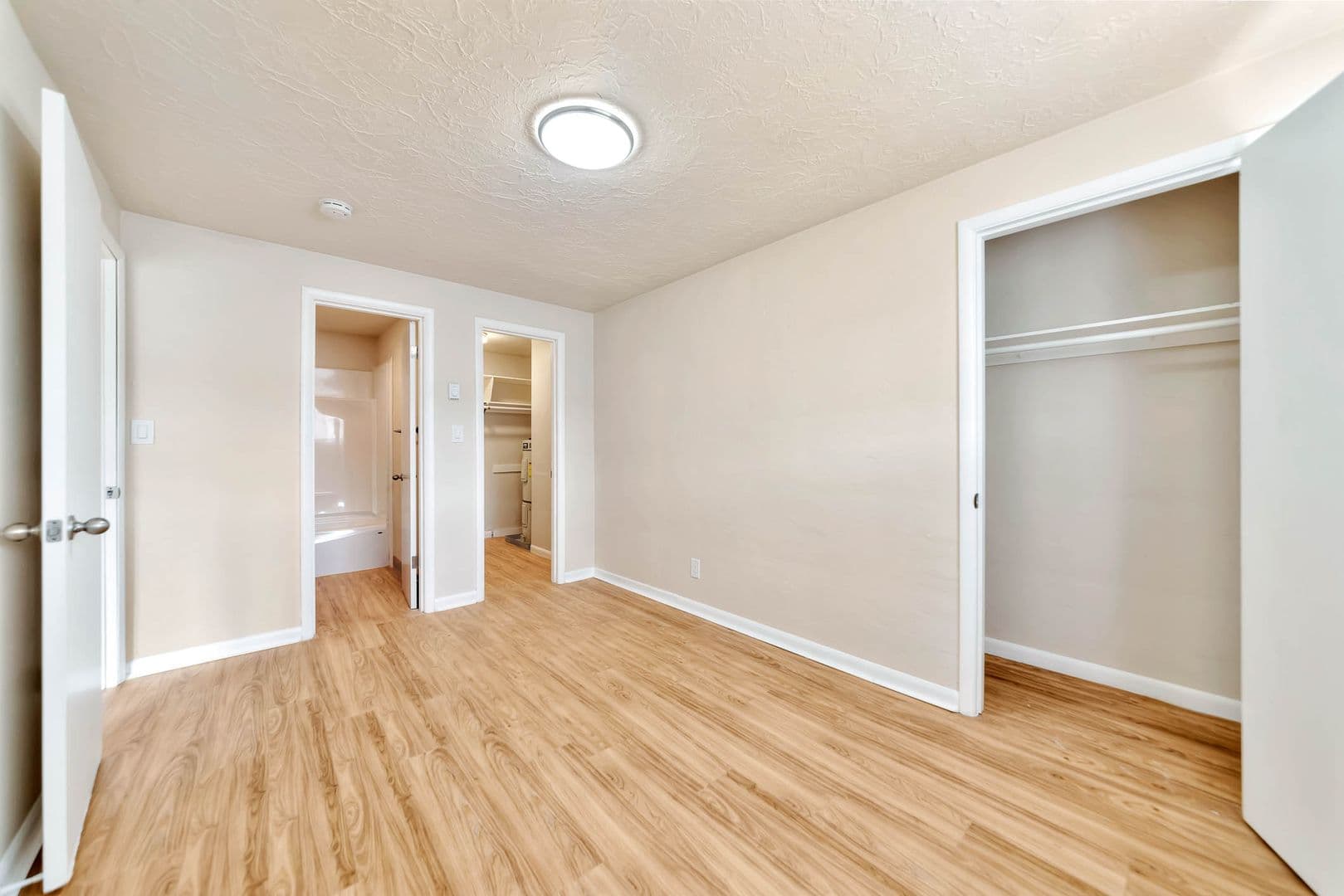 Salem Apartment: 138 - 168 25th NE