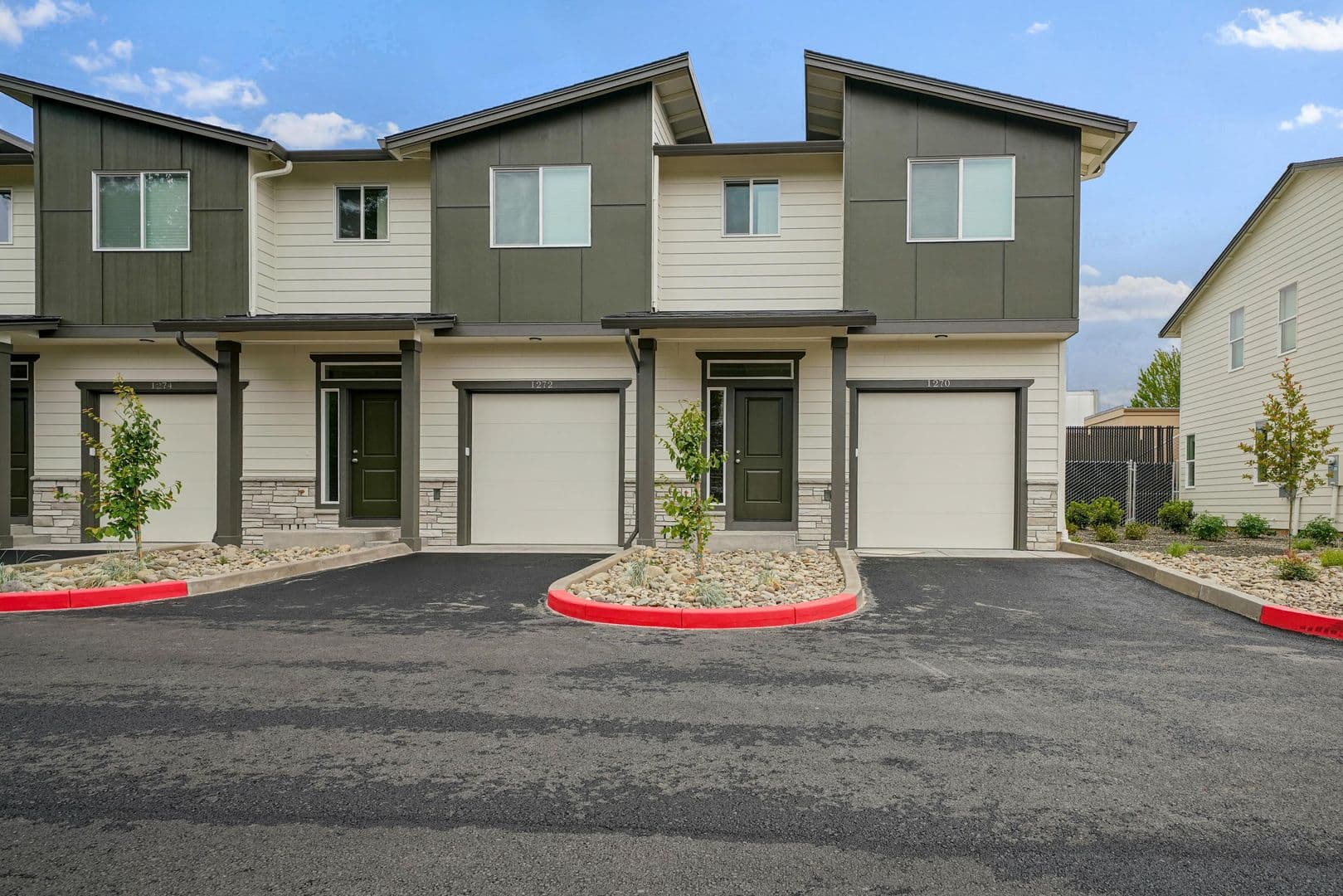 Salem Townhome: 1274 Baxter Rd S.