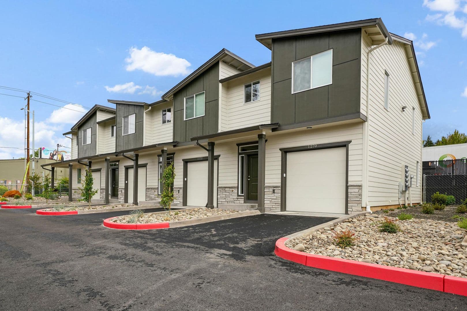 Salem Townhome: 1274 Baxter Rd S.