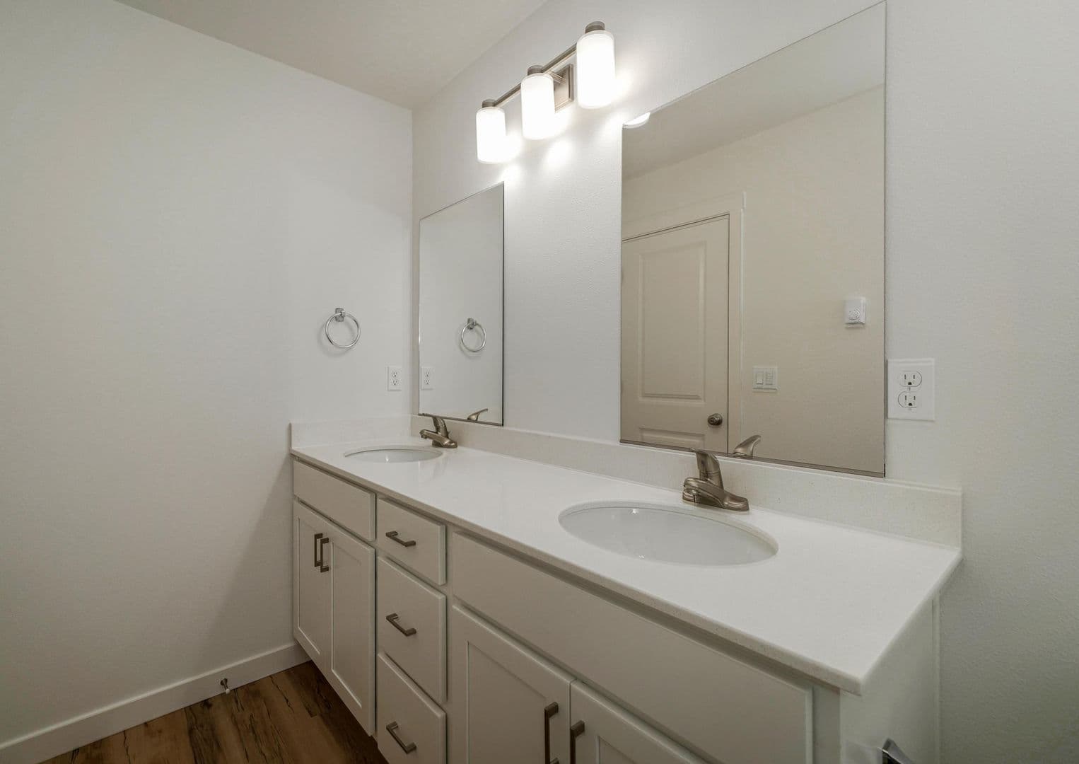 Salem Townhome: 1262 Baxter Rd S.