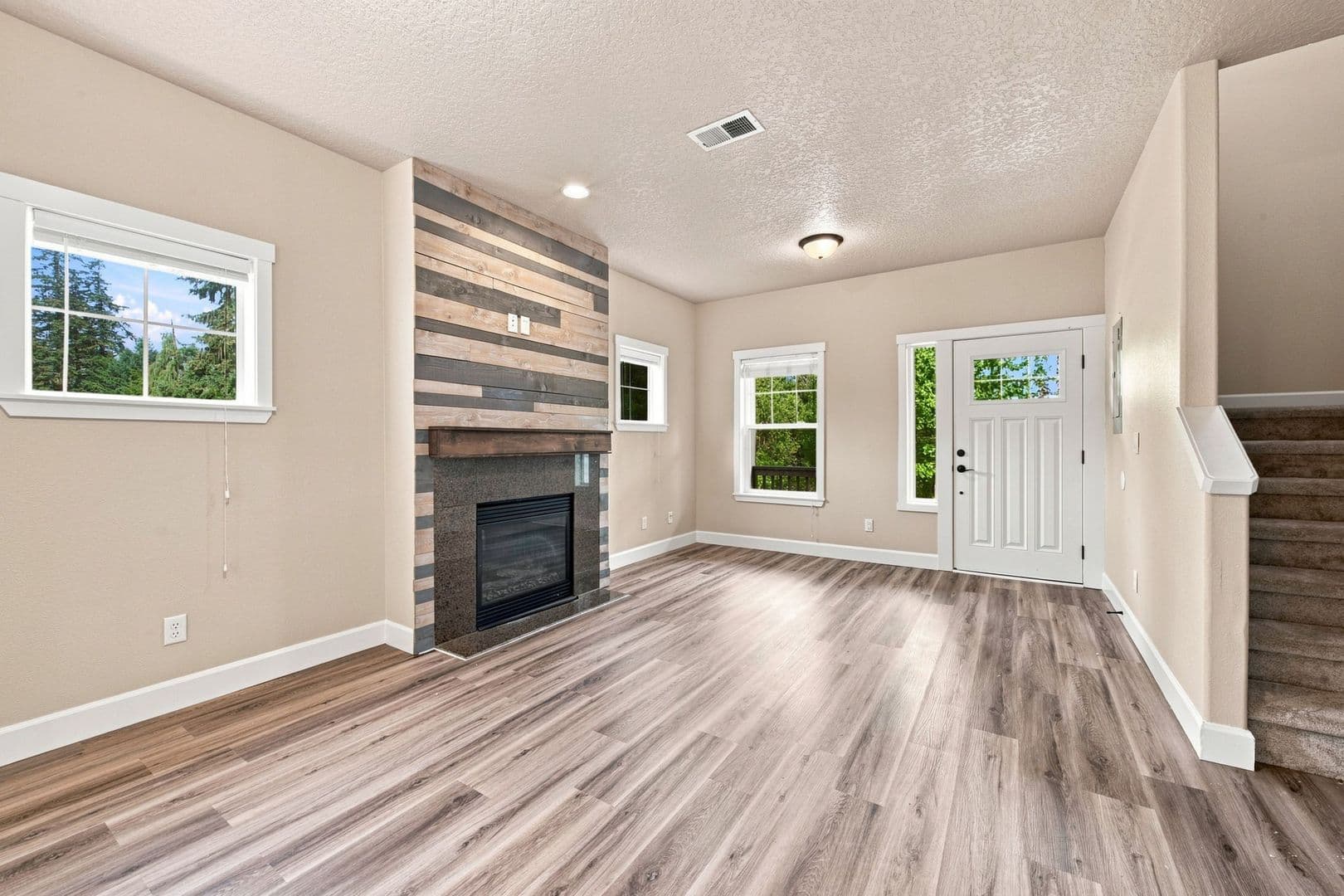 Oregon City House: 14174 Murren Way