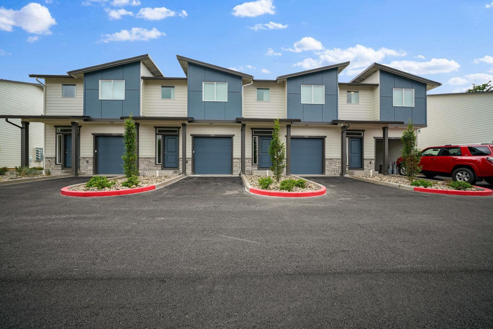 Salem Townhome: 1274 Baxter Rd S.