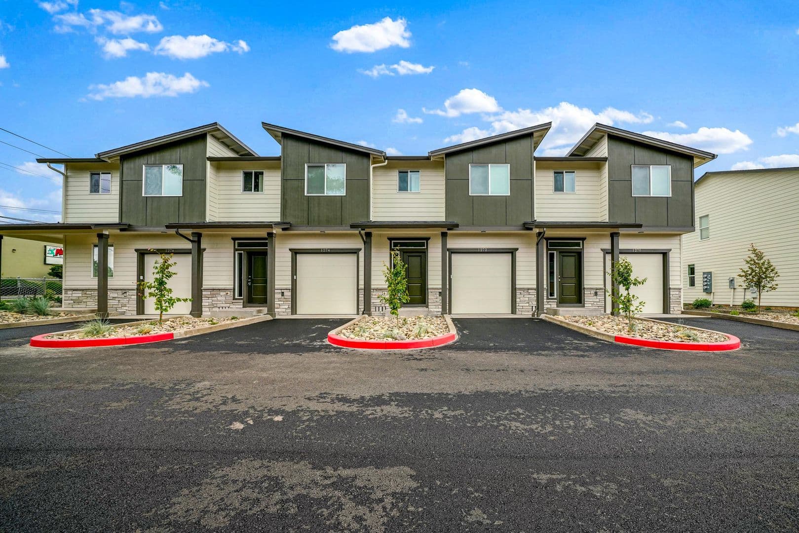 Salem Townhome: 1274 Baxter Rd S.