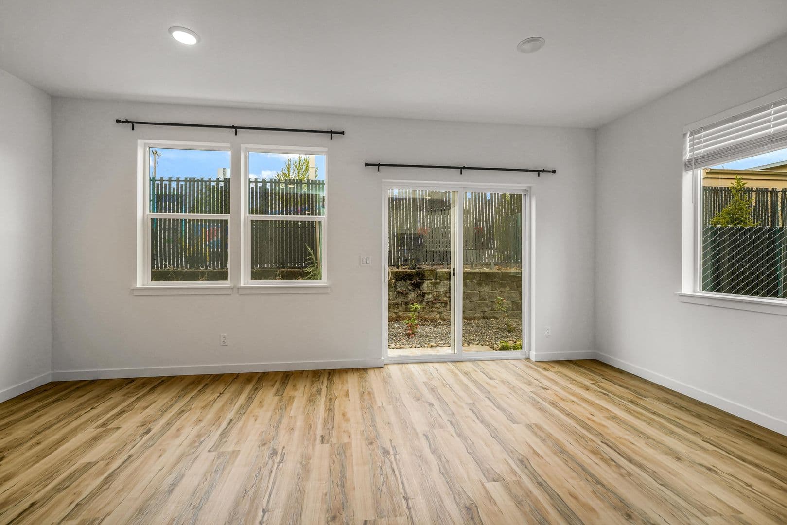 Salem Townhome: 1274 Baxter Rd S.