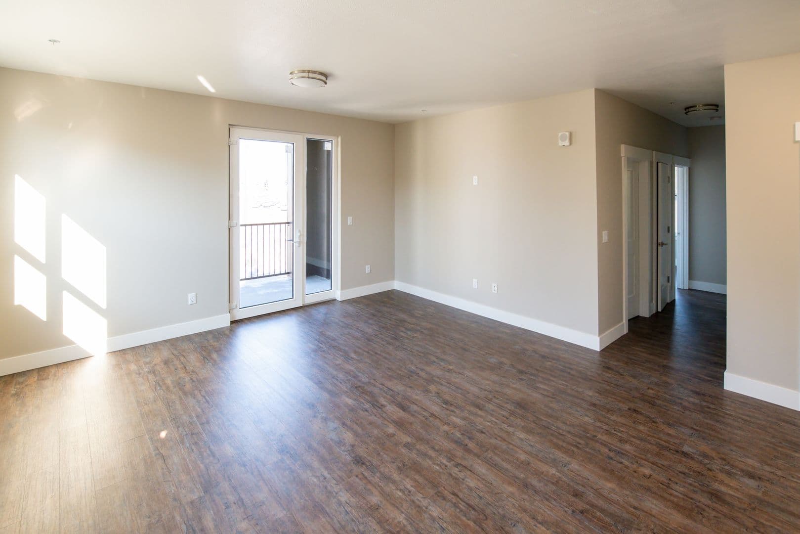 Salem Apartment: 2385 Fairgrounds Rd NE