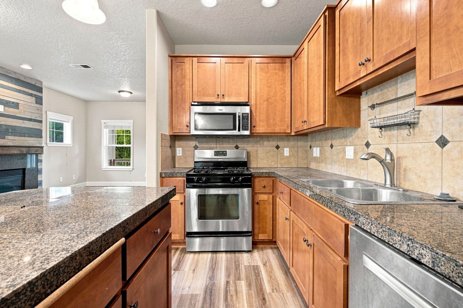 Oregon City House: 14174 Murren Way