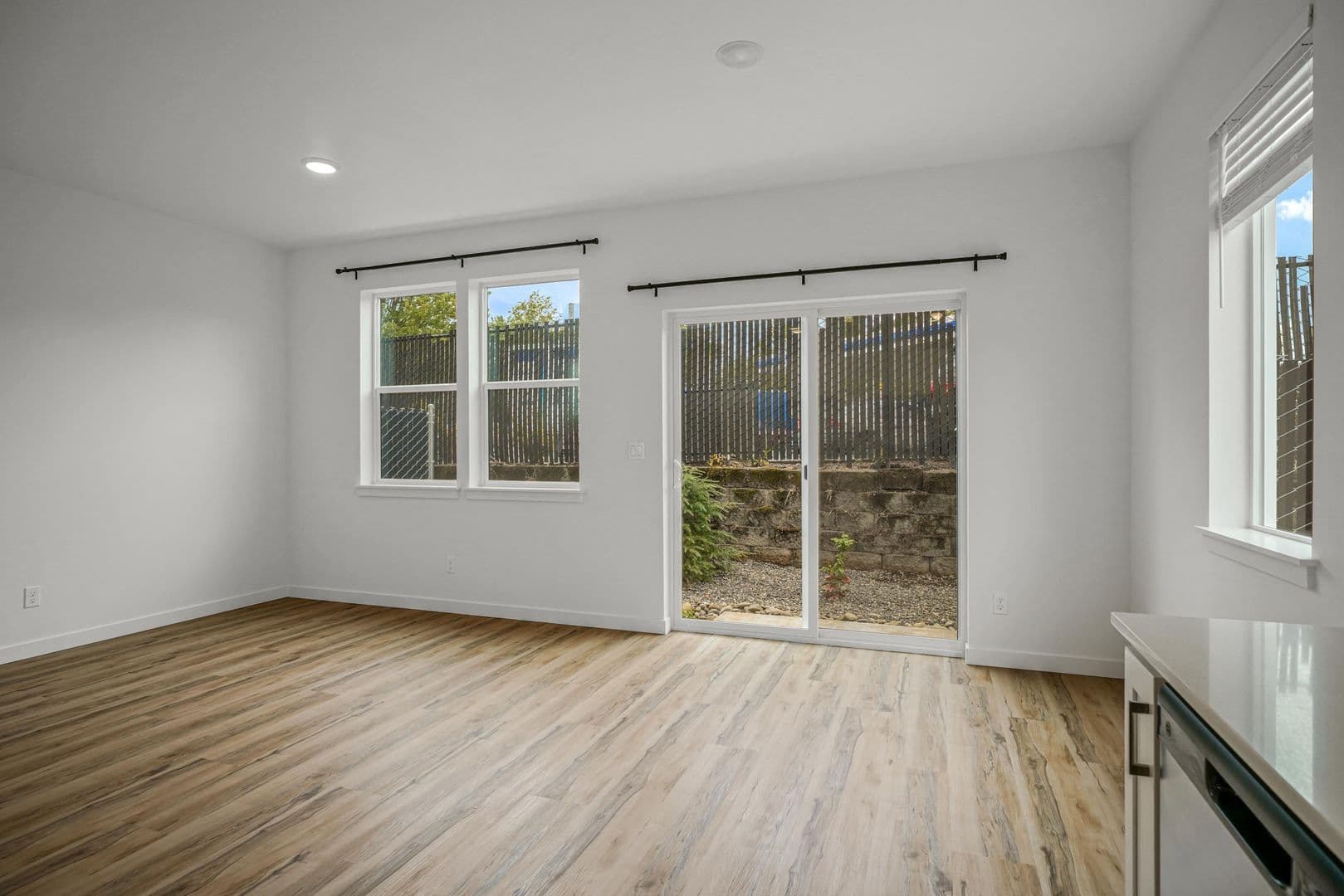 Salem Townhome: 1274 Baxter Rd S.